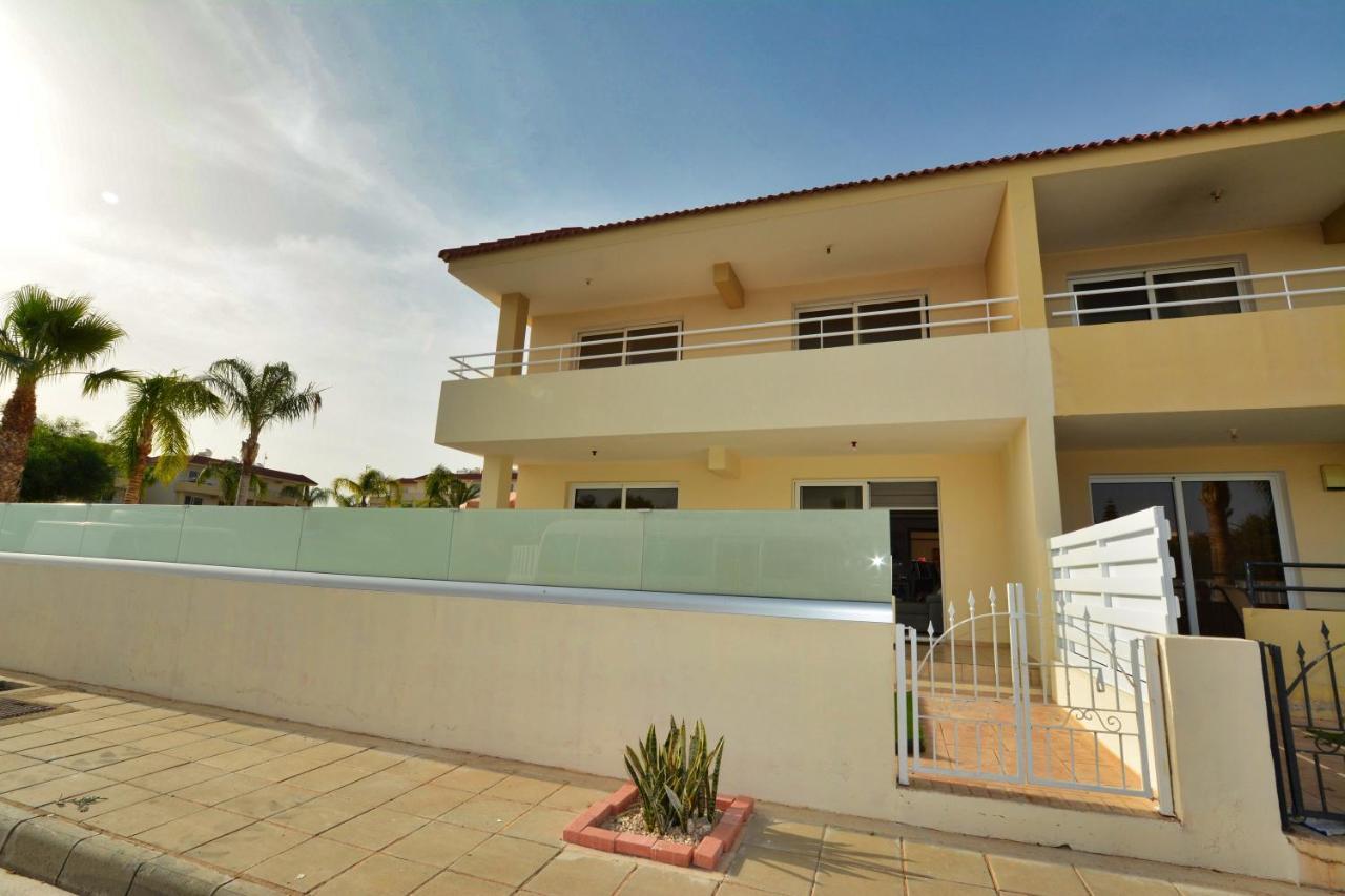 Nissi Martha Apartment ไอยานาปา ภายนอก รูปภาพ